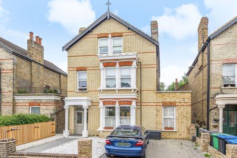 2 bedroom flat for sale, Fassett Road, Kingston Upon Thames