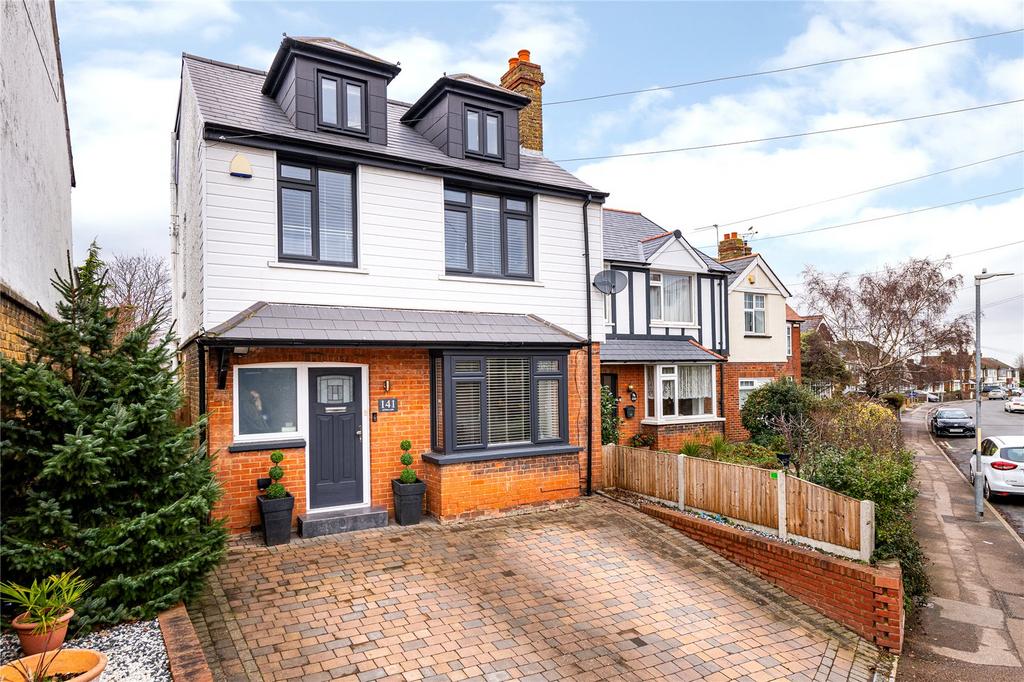 Ufton Lane, Sittingbourne, ME10 4 bed detached house £600,000