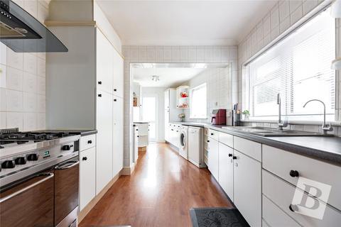 112 Warren Drive, Hornchurch, RM12 4QX