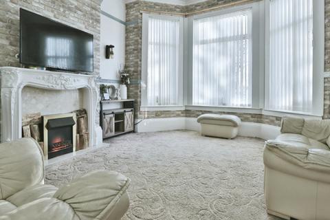 4 bedroom terraced house for sale, Holderness Road, Hull,  HU8 9AA