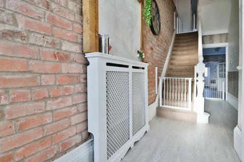 4 bedroom terraced house for sale, Holderness Road, Hull,  HU8 9AA