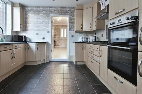 4 bedroom terraced house for sale, Holderness Road, Hull,  HU8 9AA