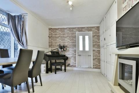 undefined, Holderness Road, Hull,  HU8 9AA