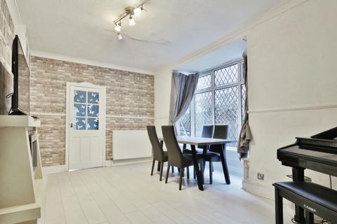 4 bedroom terraced house for sale, Holderness Road, Hull,  HU8 9AA