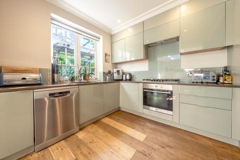 3 bedroom apartment for sale, Randolph Avenue, Maida Vale, London, W9