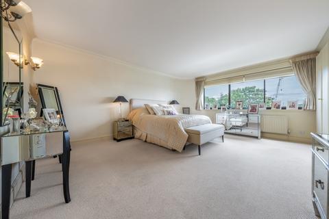 2 bedroom apartment for sale, The Terraces, Queens Terrace, St John's Wood, London, NW8