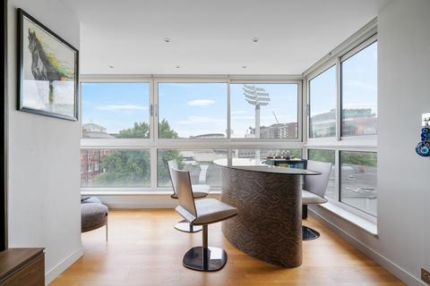 3 bedroom apartment for sale - Century Court, Grove End Road, London, NW8