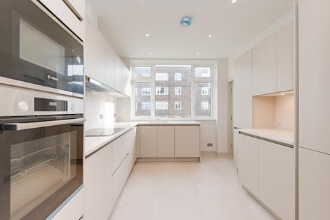 4 bedroom apartment to rent, Avenue Close, Avenue Road, London, NW8