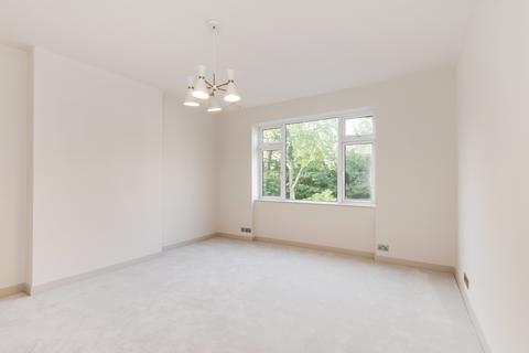 4 bedroom apartment to rent, Avenue Close, Avenue Road, London, NW8