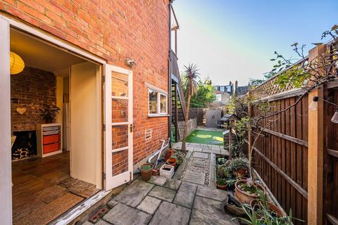 126 Merton Hall Road, London, SW19 3PZ