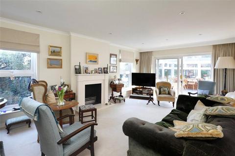 5 Rectory Orchard, London, SW19 5AS