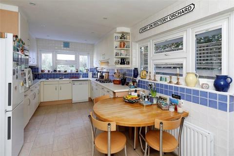 5 Rectory Orchard, London, SW19 5AS