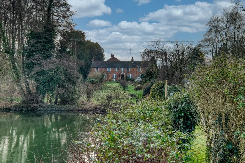 Drayton Road, Belbroughton, Stourbridge, DY9 0BF 5 bed detached house