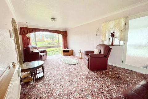 2 bedroom detached bungalow for sale - Lorne Close, Dronfield Woodhouse, Dronfield, Derbyshire, S18 8ZJ
