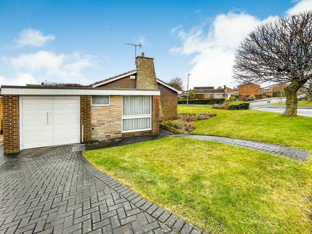 Lorne Close, Dronfield Woodhouse... 2 bed detached bungalow for sale £375,000