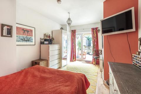 2 bedroom flat for sale, Allison Road, Acton