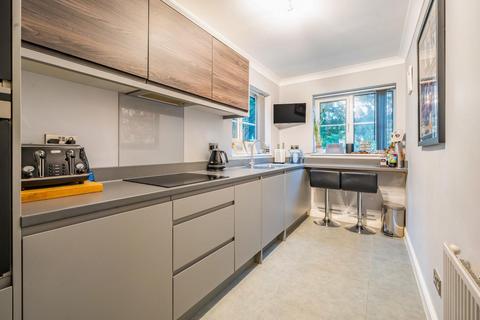 2 bedroom flat for sale, Stevens Close, Beckenham