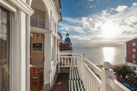 2 bedroom flat for sale, Palmeira Avenue, Westcliff-on-sea, SS0