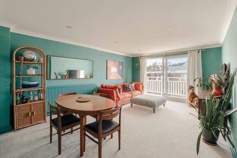 2 bedroom flat for sale, Palmeira Avenue, Westcliff-on-sea, SS0