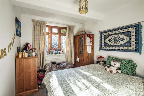 The Warren, 24 Elvendon Road, Goring, Reading, RG8 0DU