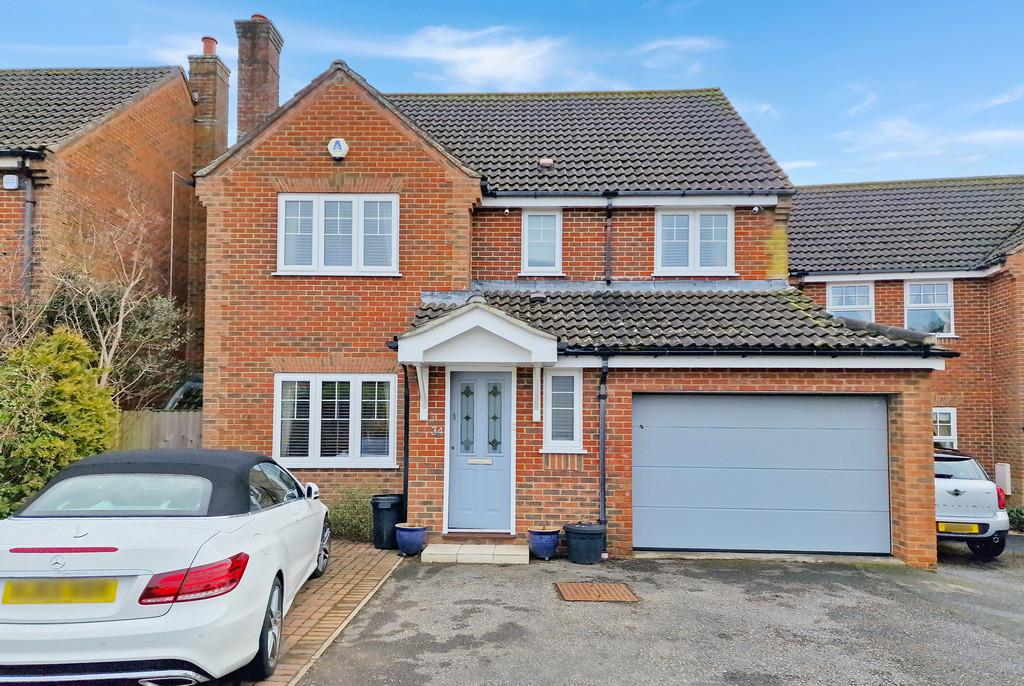 Wisbech Way, Hordle, Lymington SO41 4 bed detached house for sale £