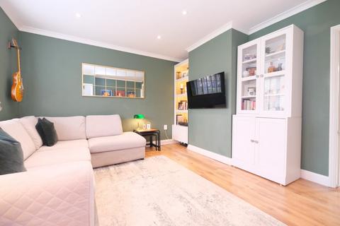 14 Thorndon Close, Orpington, BR5 2SJ