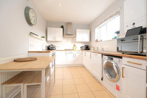 14 Thorndon Close, Orpington, BR5 2SJ