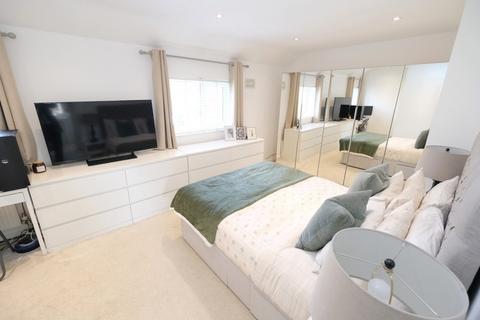 14 Thorndon Close, Orpington, BR5 2SJ