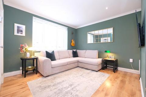 14 Thorndon Close, Orpington, BR5 2SJ