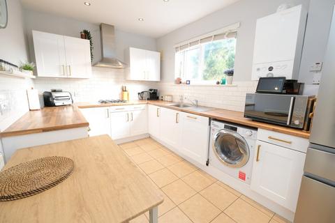 14 Thorndon Close, Orpington, BR5 2SJ