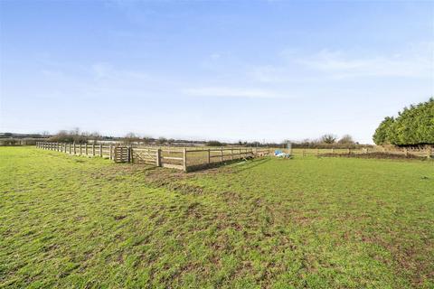 3 bedroom equestrian property for sale, Grove, Retford, DN22 0RN