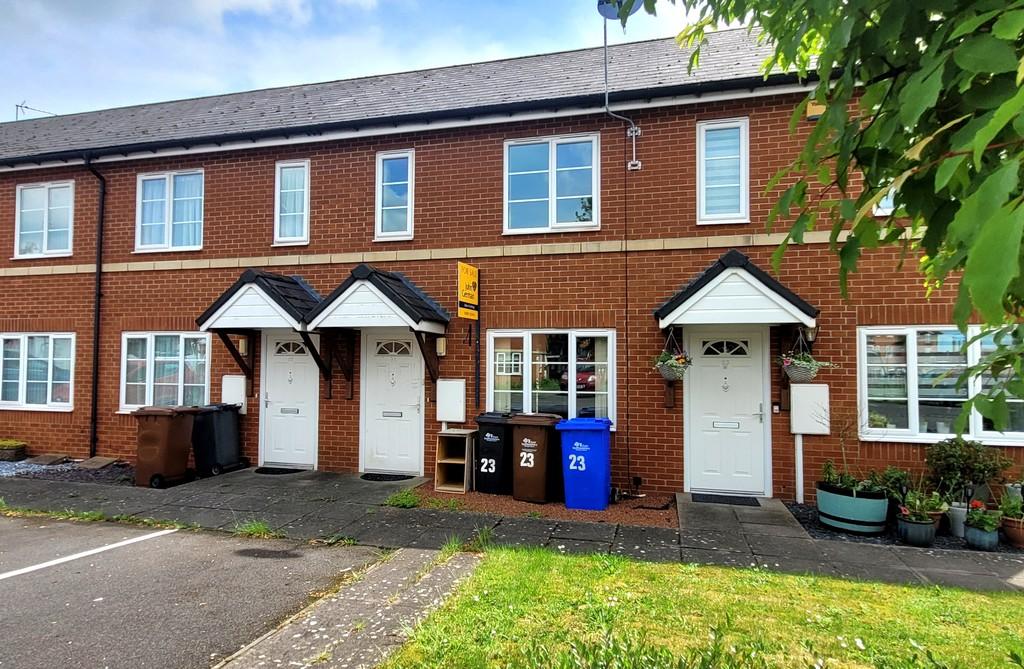 Hamilton Avenue, Uttoxeter 2 bed terraced house for sale £80,000