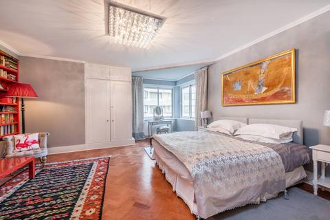3 bedroom flat for sale, Arlington Street, St James's, London, SW1A