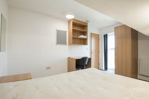 4 bedroom maisonette to rent, Church Street, Ormskirk