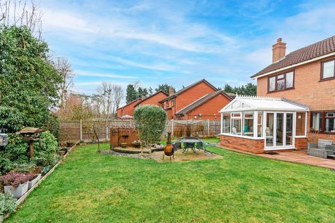 11 Longleat, Tamworth, B79 7US