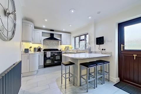 11 Longleat, Tamworth, B79 7US