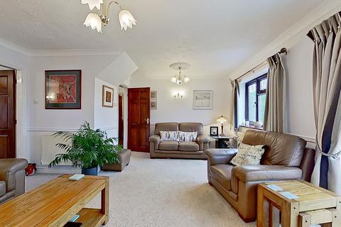 11 Longleat, Tamworth, B79 7US