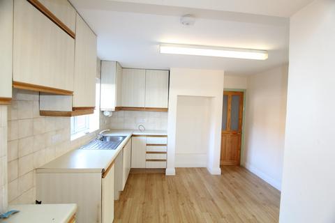 3 bedroom flat for sale, Hawarden Rd, Caergwrle