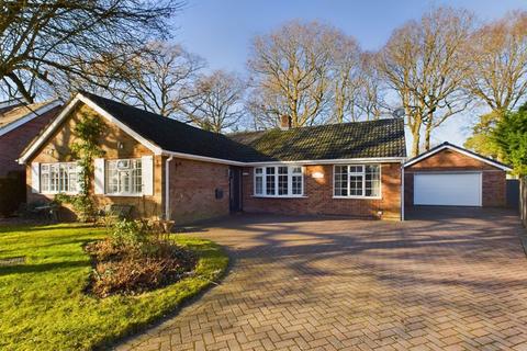 4 bedroom detached bungalow for sale - Ashdown, 7 Oak Close, Woodhall Spa