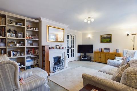 4 bedroom detached bungalow for sale - Ashdown, 7 Oak Close, Woodhall Spa