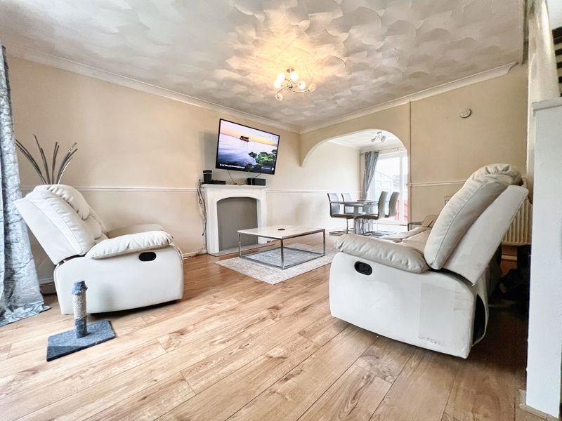 24 Maple Drive, Brackla, Bridgend, CF31 2PF 3 bed semidetached house for sale £220,000