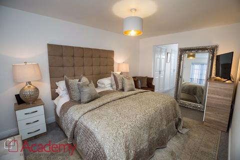 5 bedroom detached house for sale - Regency Park, Widnes