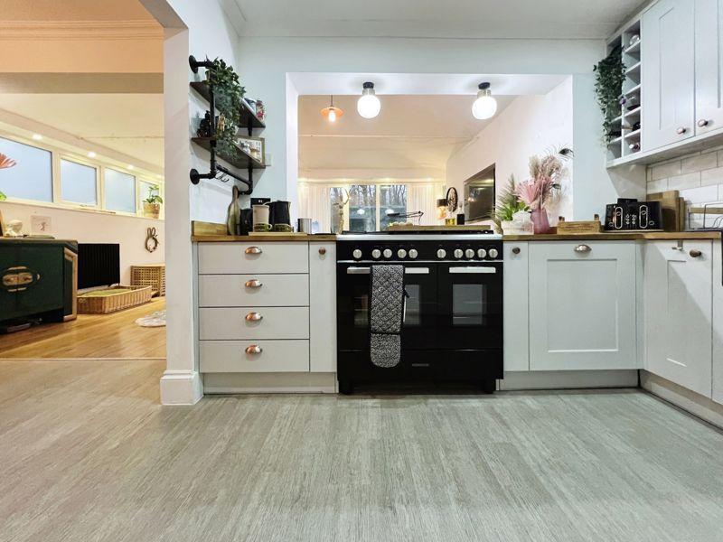 Open plan kitchen /