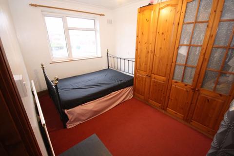 2 bedroom maisonette for sale - Eastcote Lane, Northolt