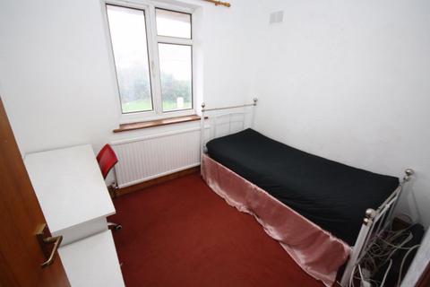 2 bedroom maisonette for sale, Eastcote Lane, Northolt