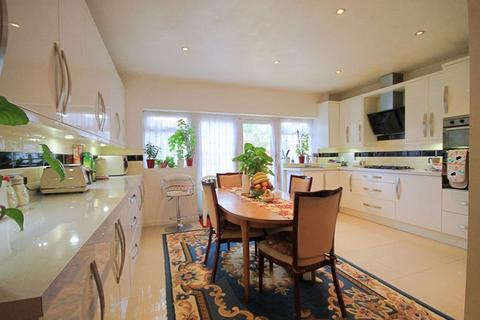 3 bedroom terraced house for sale, Torrington Road Perivale UB6 7EW