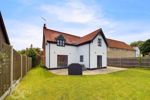 3 bedroom detached house for sale, The Street, Caston, NR17