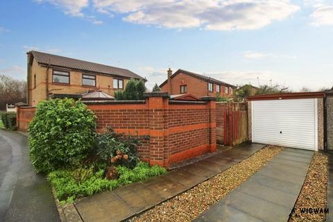 3 bedroom semi-detached house for sale, Sycamore Close, Hull, HU5