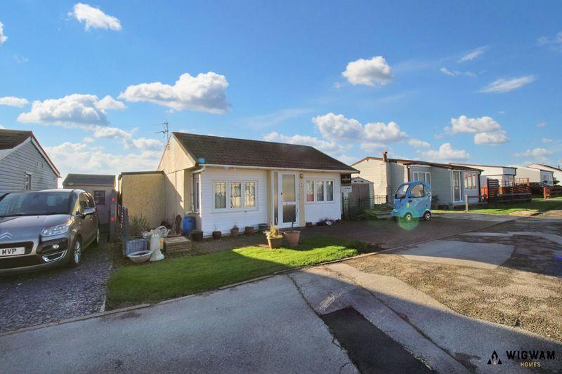 Kenwood, Withernsea, HU19 2 bed detached bungalow for sale £50,000