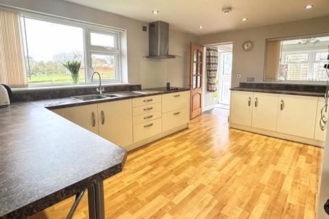 2 bedroom semi-detached bungalow for sale, Danford Villas, Hartpury, Gloucester